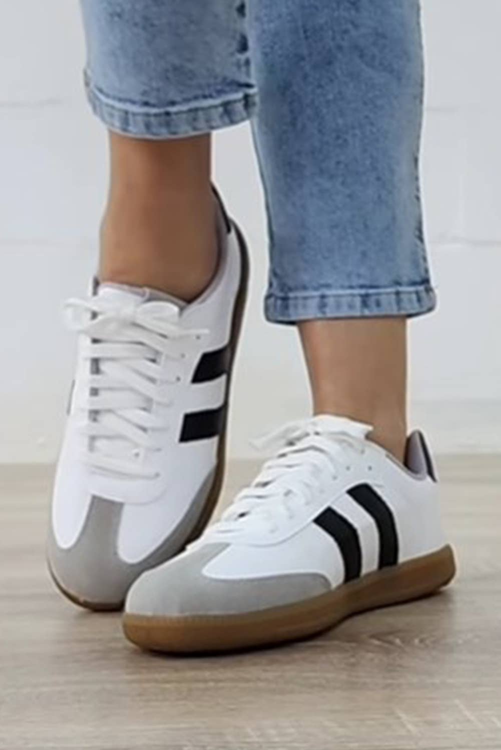 Striped Lace-up Flat Sneakers